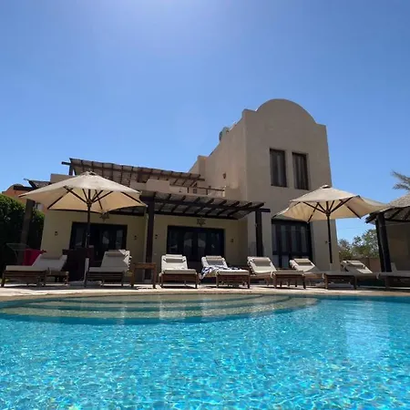 Extremely Private Villa With Optional Pool Heating