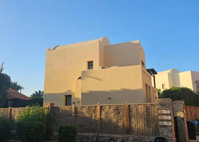 Private Heated Pool & Enclosed Garden فيلة الغردقة