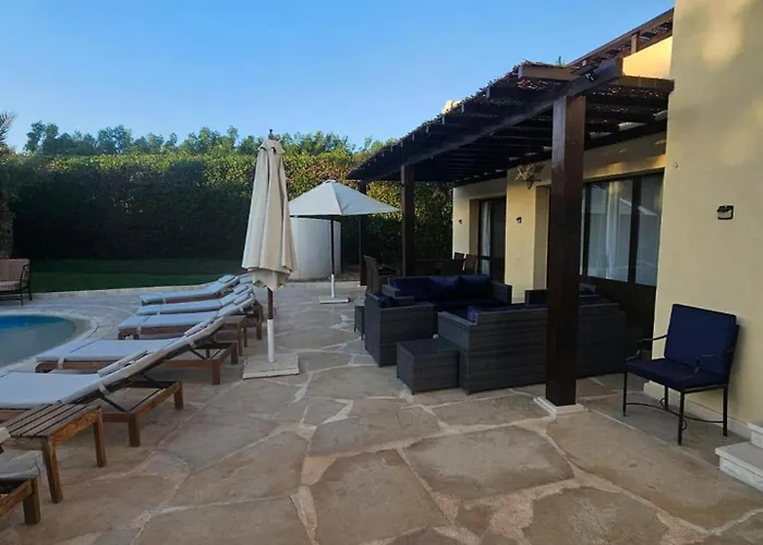 Private Heated Pool & Enclosed Garden فيلة الغردقة