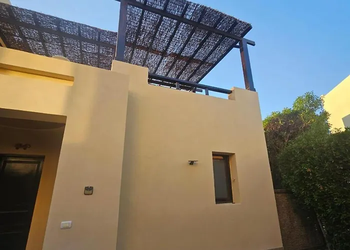 Private Heated Pool & Enclosed Garden فيلة