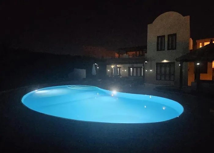 Private Heated Pool & Enclosed Garden فيلة الغردقة