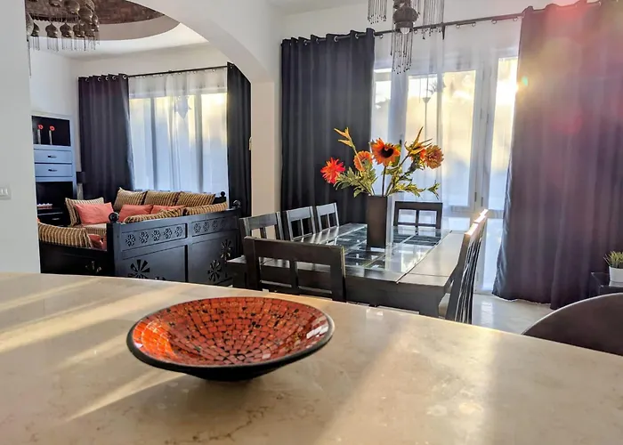 Villa Private Heated Pool & Enclosed Garden *